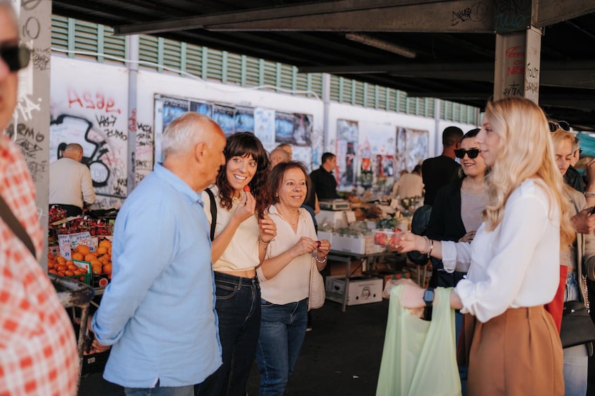 Tastes & Traditions of Florence: Food Tour with Sant'Ambrogio market visit