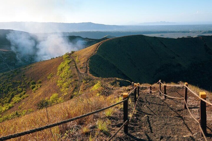 Full Day Tour in Granada with Volcano Visit