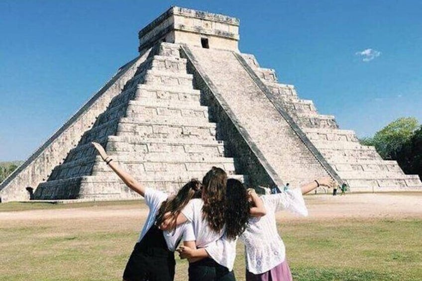 4 Places in 1 day Magic Towns Chichen Itza and Cenote
