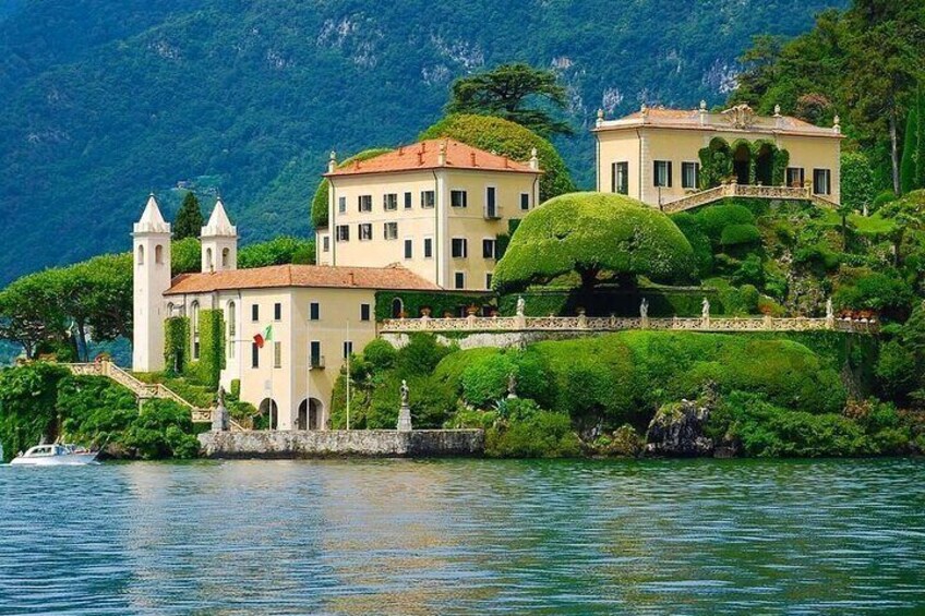 4 Hours Private Boat Tour with aperitif on Como Lake