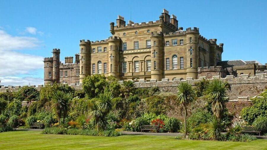 Private Culzean Castle & Robert Burns Day Tour in Luxury MPV