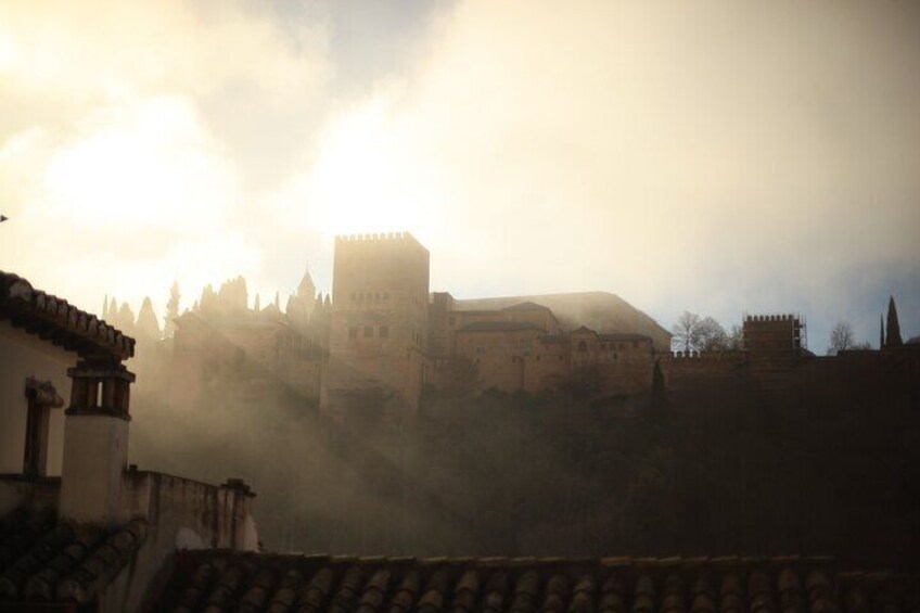 Granada Highlights Tour with Tapas Breaks by Electric Bike