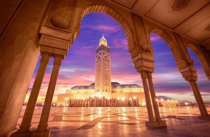 Visite nocturne de la ville de Casablanca et dîner traditionnel marocain