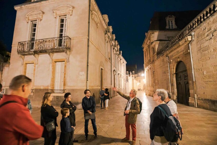 Picture 4 for Activity Dijon: Nighttime Tour in French
