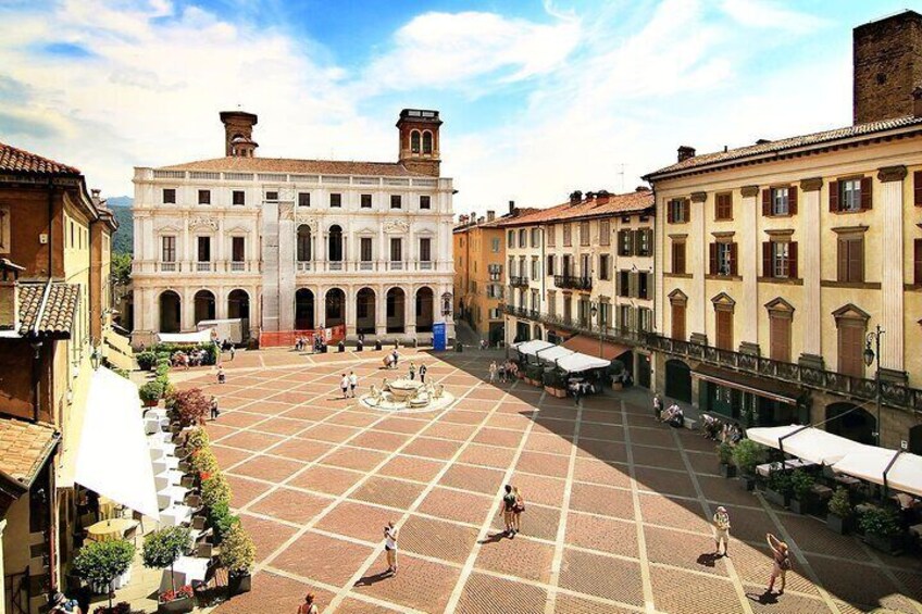 Private Audio Guided Walking Tour in Bergamo