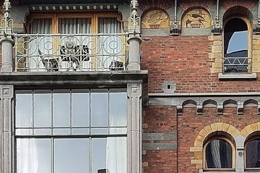 2-Hour Walking Tour in Brussels: Fall and Rise of Art Nouveau