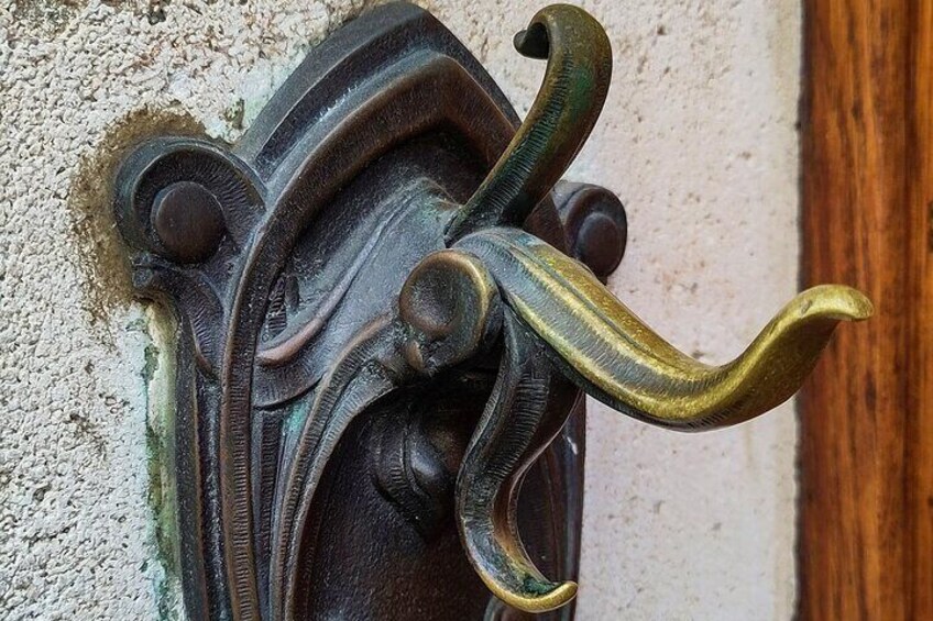 2-Hour Walking Tour in Brussels: Fall and Rise of Art Nouveau