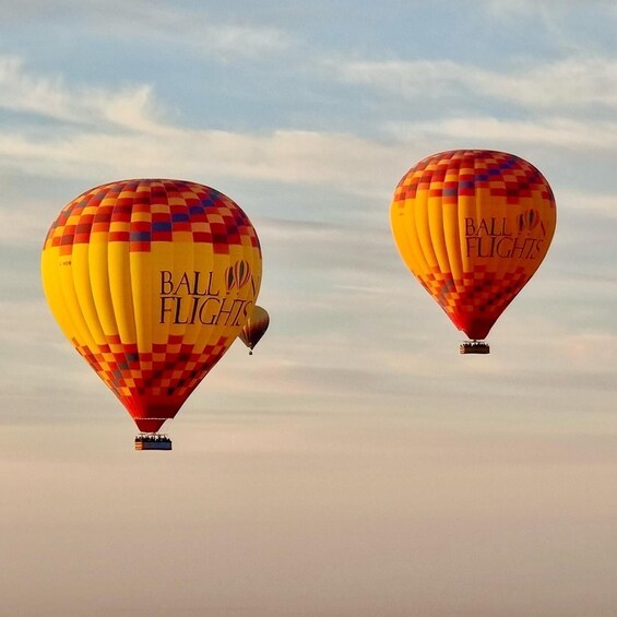 Picture 1 for Activity Dubai: Sunrise Hot Air Balloon Trip with Buffet Breakfast