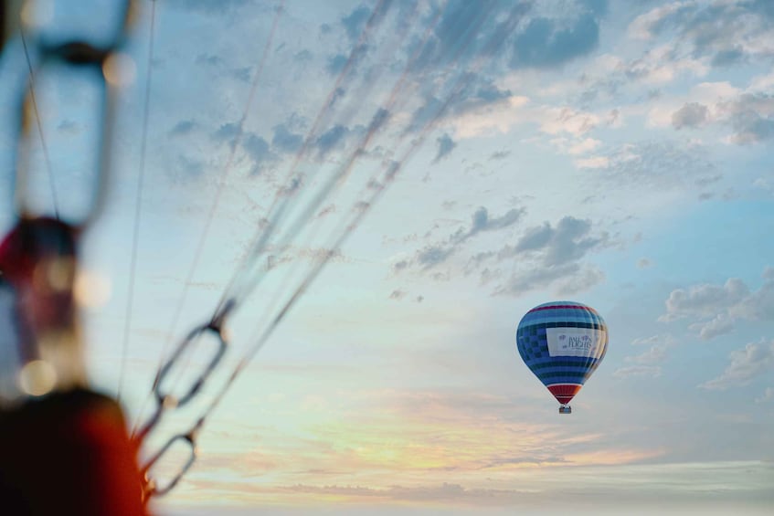 Picture 5 for Activity Dubai: Sunrise Hot Air Balloon Trip with Buffet Breakfast