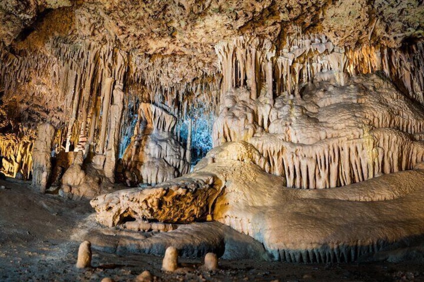 Half Day Tour in the Caves of Hams and Dinosaur Land