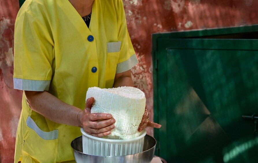 Picture 2 for Activity Palazzolo Acreide: Ricotta Cheese and Farm Tour with Tasting