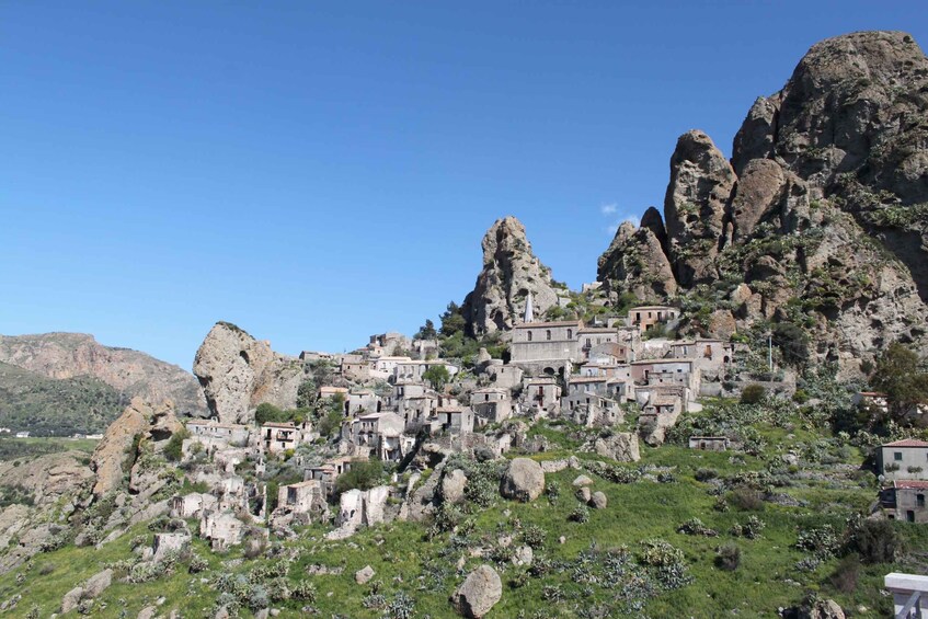 Picture 1 for Activity Pentedattilo: Ghost Town Private Walking Tour