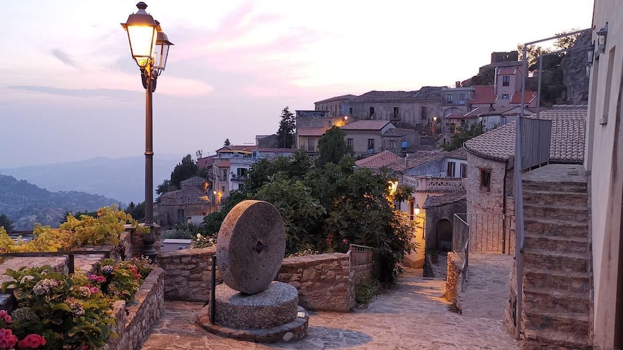 Reggio Calabria: Private Walking Tour of Greek Bova