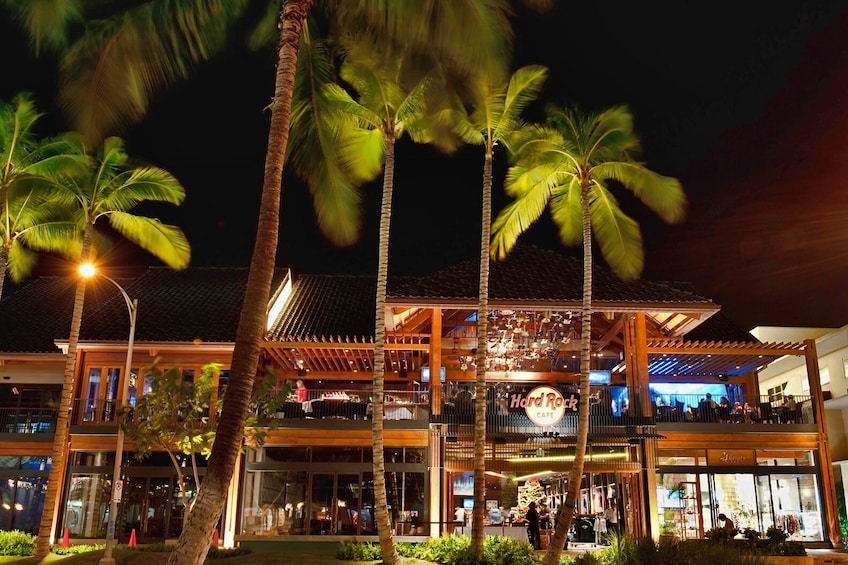 Dining at Hard Rock Cafe Honolulu with Priority Seating