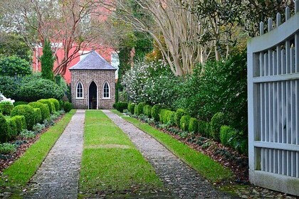 The Best Evening History Tour in Charleston!