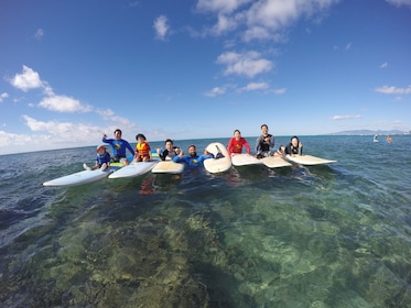 Oahu Surfing - บทเรียนแบบกลุ่มเปิด (รถรับส่ง Waikiki ด้วยความอนุเคราะห์)