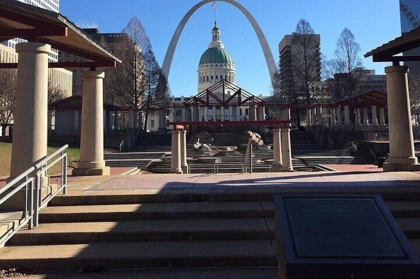 Kiener Plaza, Old Court House,
The Gateway Arch