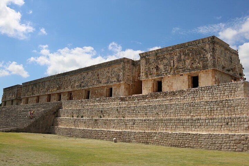 Uxmal and Kabah Ruins Tour with Chocolate History 