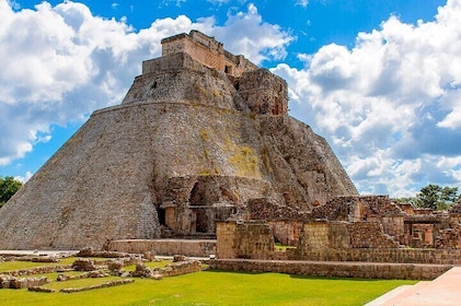 Uxmal and Kabah Ruins Tour with Chocolate History