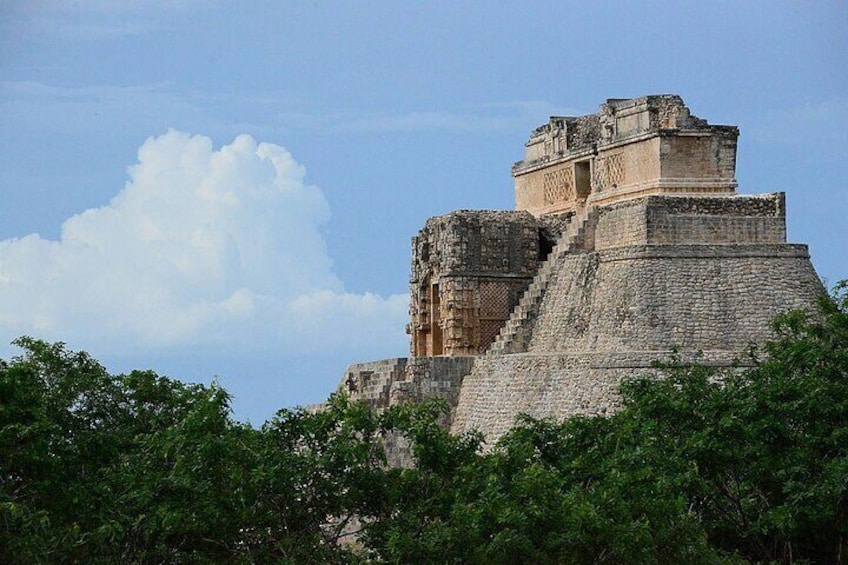 Uxmal and Kabah Ruins Tour with Chocolate History 