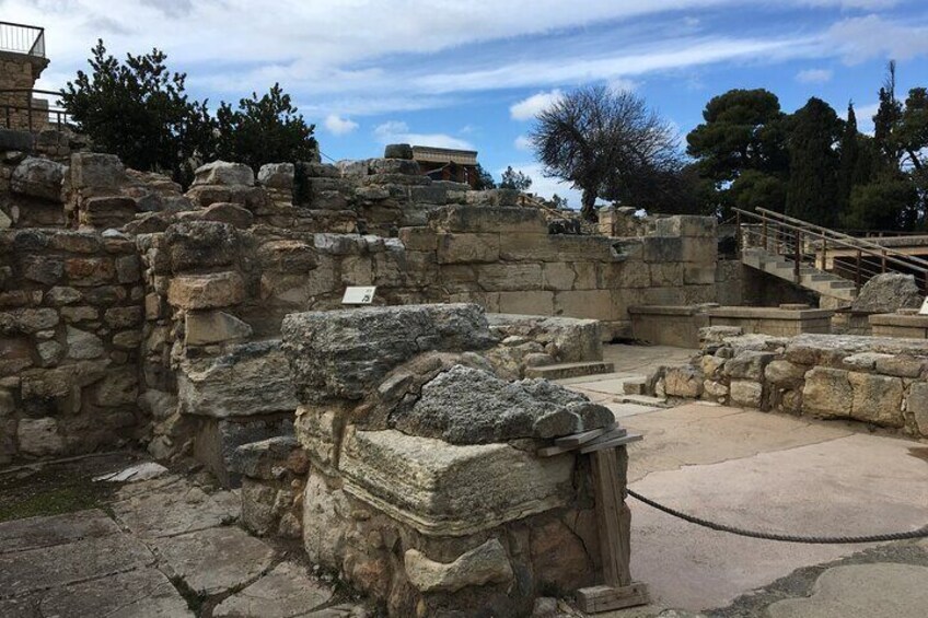 Palace of Knossos - Early Morning Ticket and avoid crowds