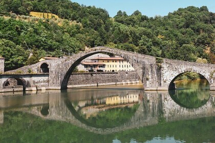 Garfagnana Tour by van from Lucca or Pisa