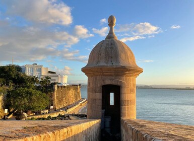 San Juan: Old Town Sunset Walking Tour