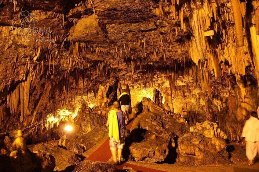 Drogarati Cave 