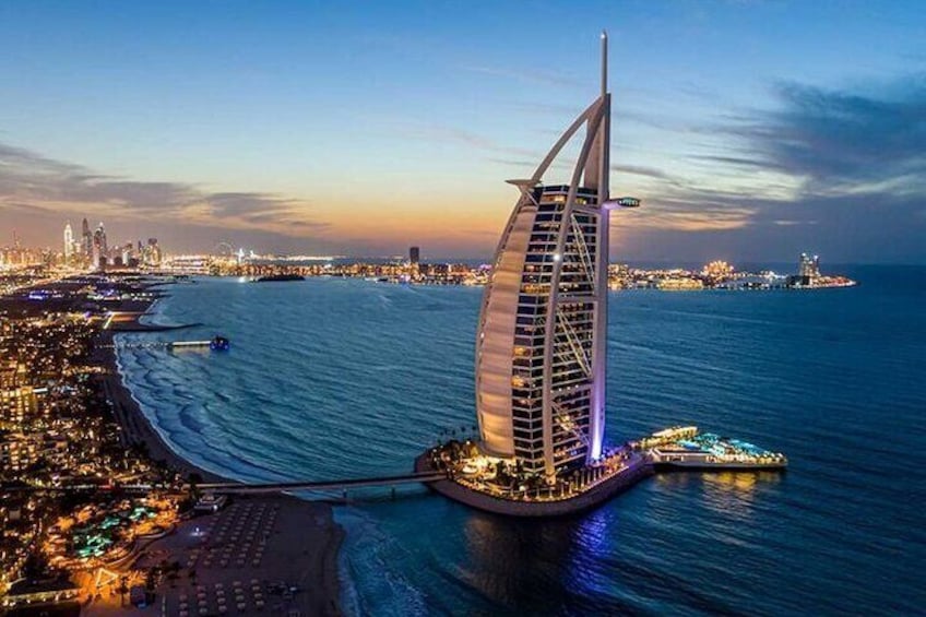 Guided Tour to Burj Al Arab with optional Snack/Drinks