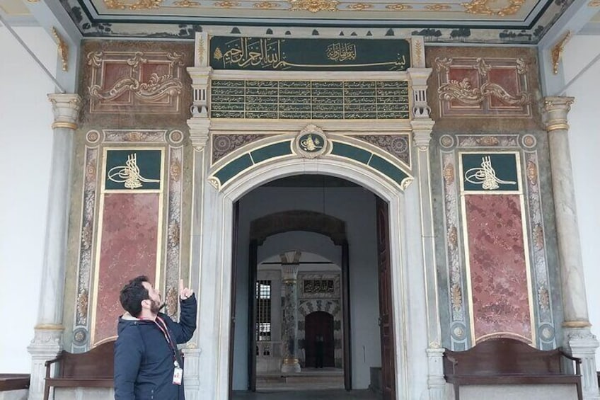Topkapi Palace with Harem Walking Tour with Guide