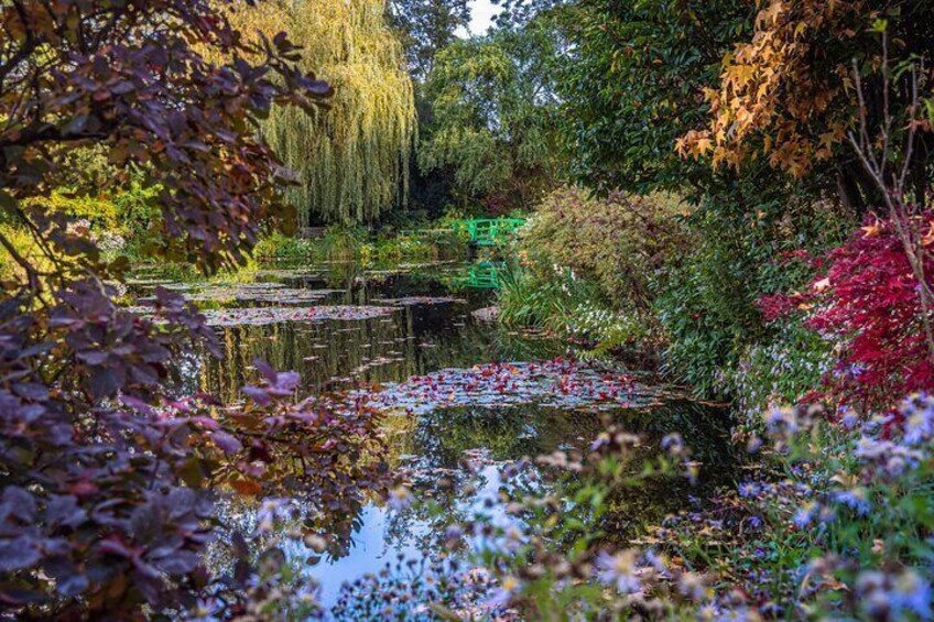8 - Hour Full Day Tour in Giverny and Paris