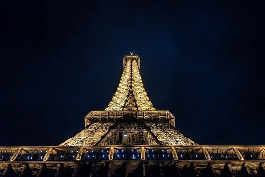 8 - Hour Full Day Tour in Giverny and Paris