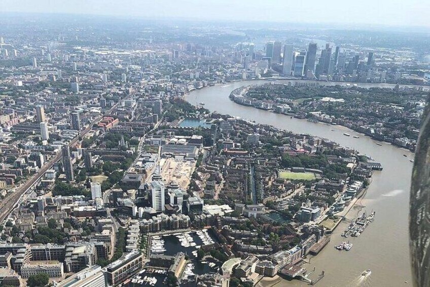 London Sightseeing Flight for 2 with Champagne