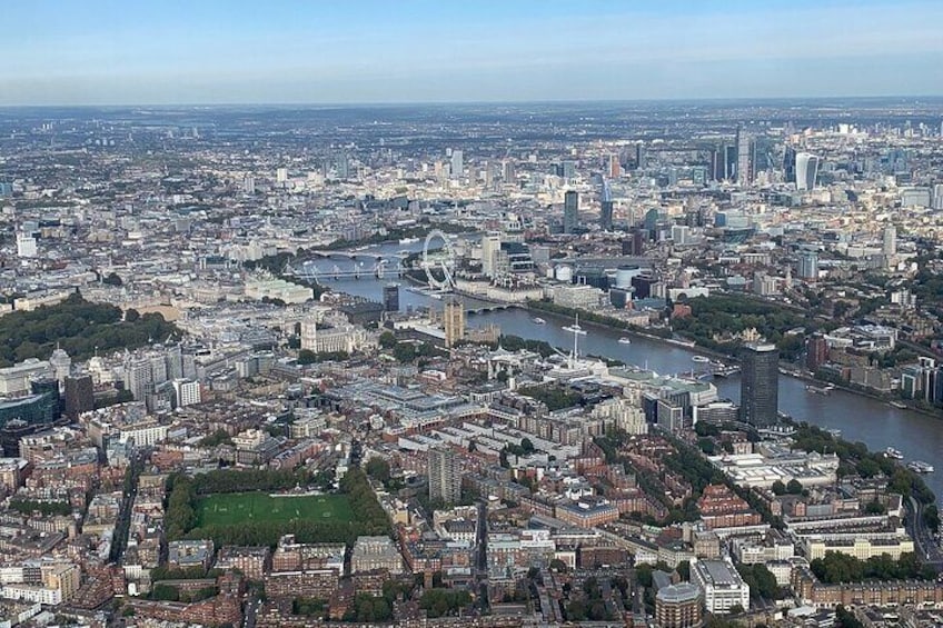 London Sightseeing Flight for 2 with Champagne