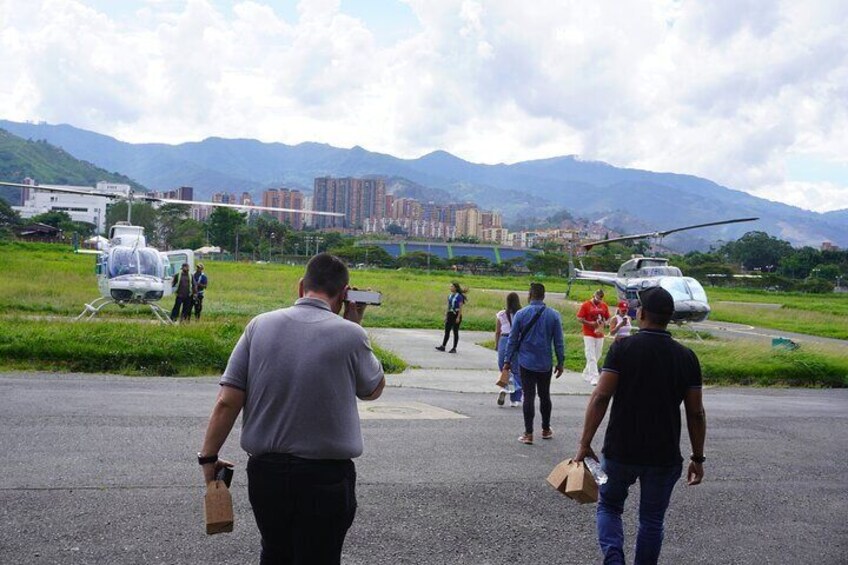 Private Tour: Helicopter Flight+Graffiti tour+Pablo tour Medellin