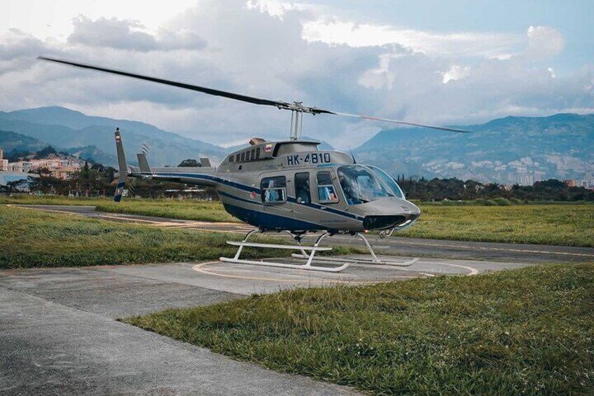 Private Tour in Comuna 13 Medellin and Helicopter Ride