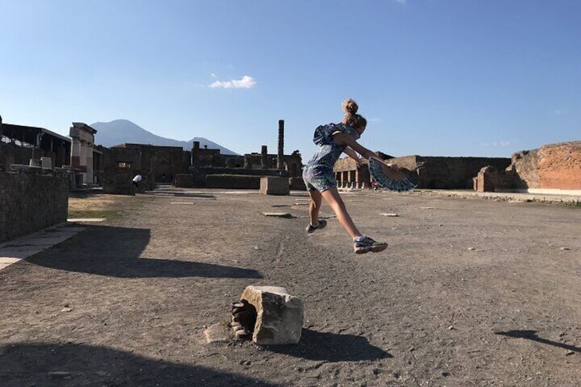 5 Hours Private and Guided Tour to Pompeii and Herculaneum with Archaeologist