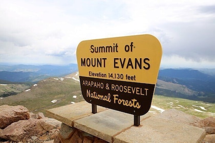 Private Tour Mount Evans & Red Rocks from Denver