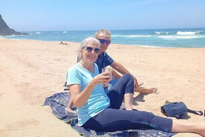 Full Day Private Tour in Paradisiac Beach from Lisbon