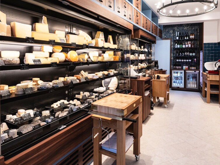 Gourmet Food Tour in the Heart of Paris