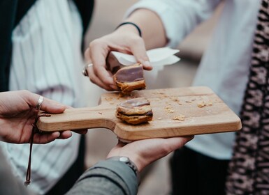 Toulouse: Guided Walking Tour with Gourmet Sweets Tastings