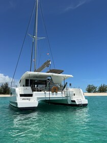 Turks and Caicos Islands: Private Catamaran Cruise