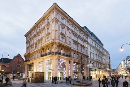 Vienna: Tour della casa di Swarovski con champagne e regali