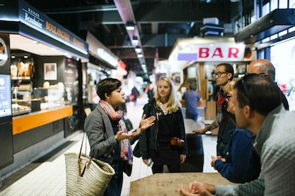 Toulouse: recorrido gastronómico guiado por el mercado de Victor Hugo con d...