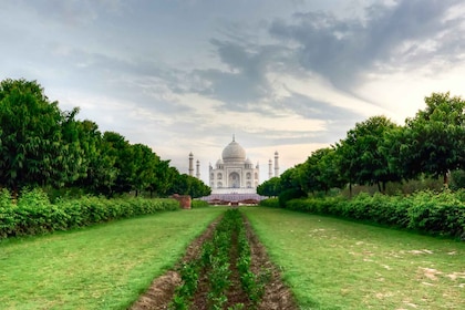 Neu Delhi: 2-tägige Tour durch Agra und Fatehpur mit dem Superschnellzug