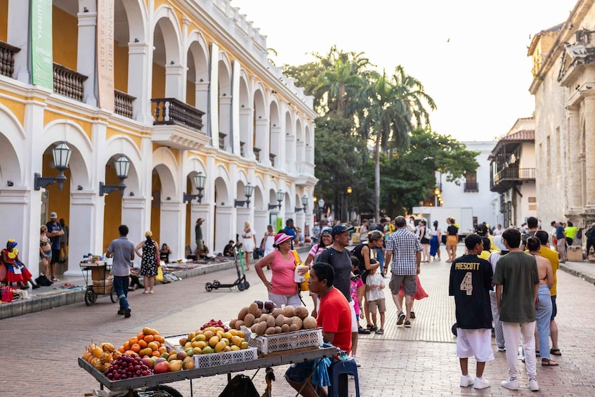 Picture 1 for Activity Cartagena: Guided Street Food Tour with Tastings