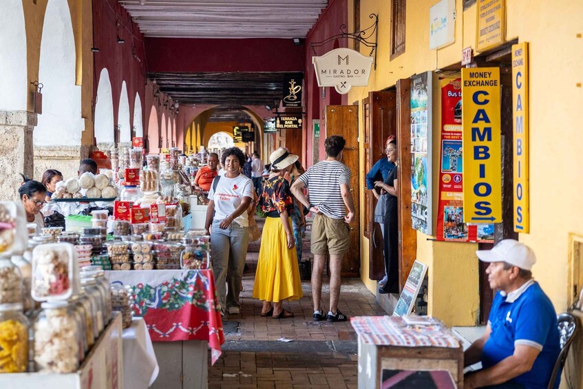 Picture 11 for Activity Cartagena: Guided Street Food Tour with Tastings