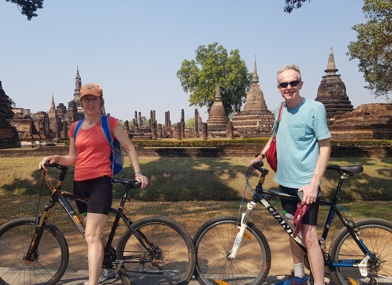 Sukhothai: Full-Day Historical Park Cycling Tour with Lunch