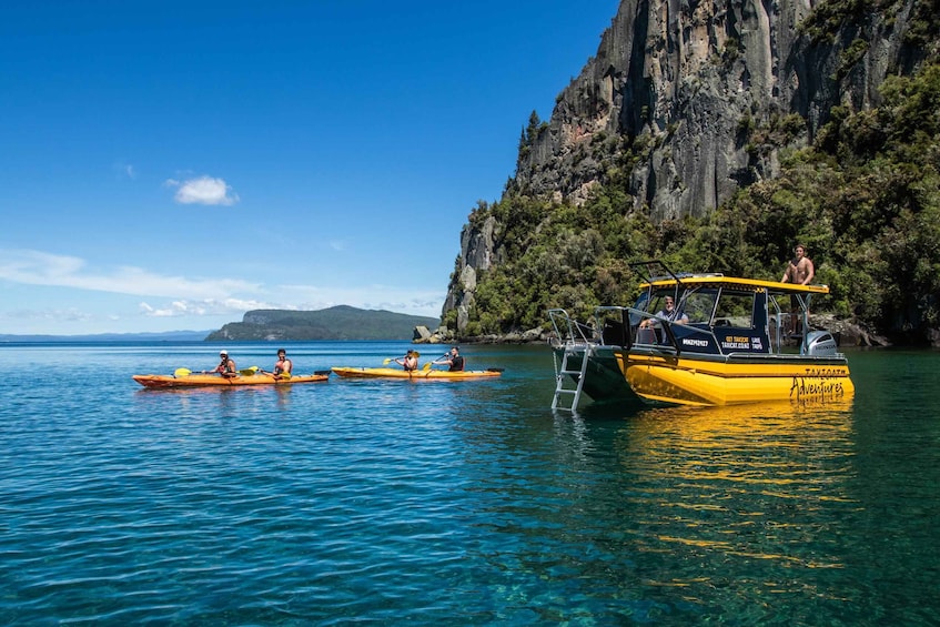 Kinloch: Lake Taupo Catamaran Cruise with Paddleboarding