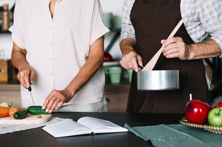 3 Hour Cooking Class in Bari with well-known Chef